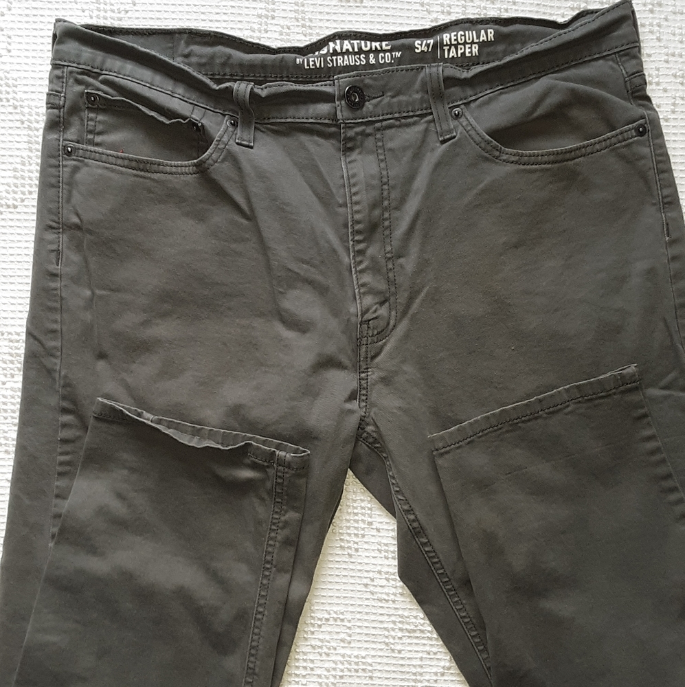LEVIS taper leg pants